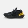 Under Armour HOVR PHANTOM 3 - Obuwie Do Biegania Treningowe - Black/metallic Gold