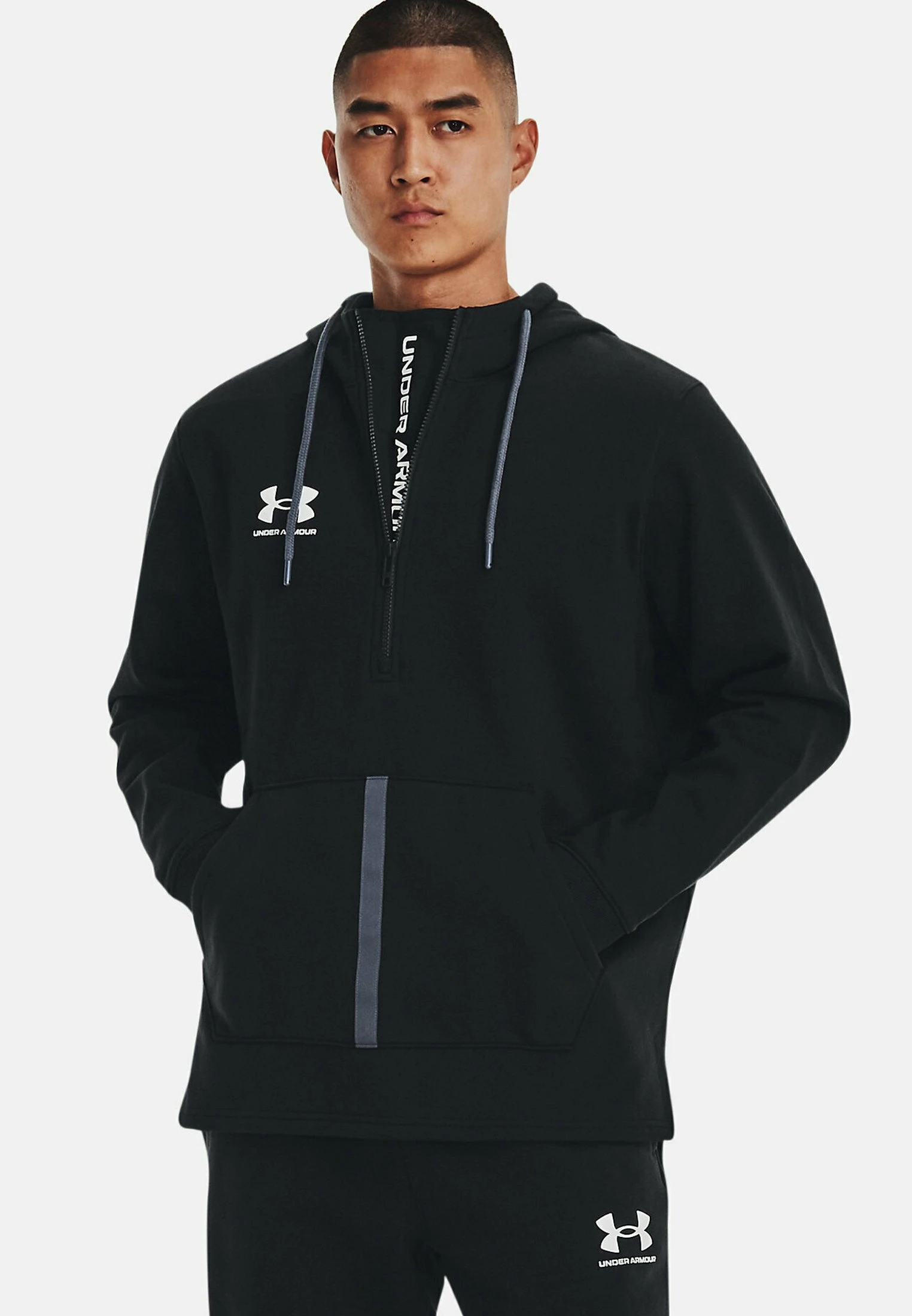 LONG SLEEVE ACCELERATE - Bluza z kapturem - black Under Armour LONG SLEEVE ACCELERATE - Bluza Z Kapturem - Black -Under Armour shop 053685b47cdd4c79a33f1d65ce904b24