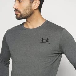Under Armour SPORTSTYLE LEFT CHEST - Koszulka Sportowa - Pitch Gray Medium Heather/black -Under Armour shop 0950600575c940508a81fd660005e166 scaled