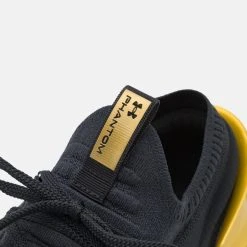 Under Armour HOVR PHANTOM 3 - Obuwie Do Biegania Treningowe - Black/metallic Gold -Under Armour shop 11f771b3ca4d4c9883a562ab8bf11791 scaled