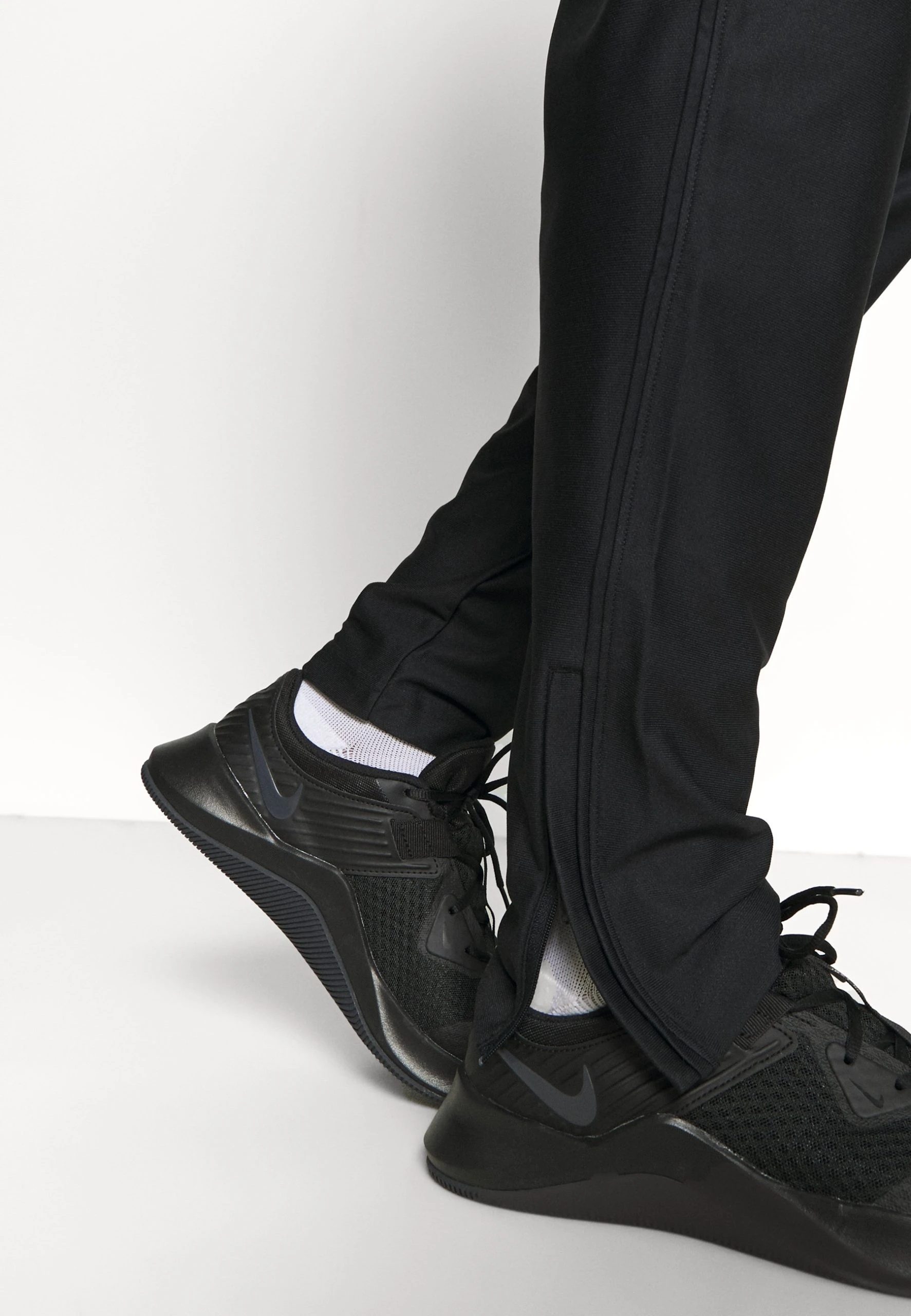 Under Armour Spodnie Treningowe - Black 4 Under Armour Spodnie Treningowe - Black - obrazek 4