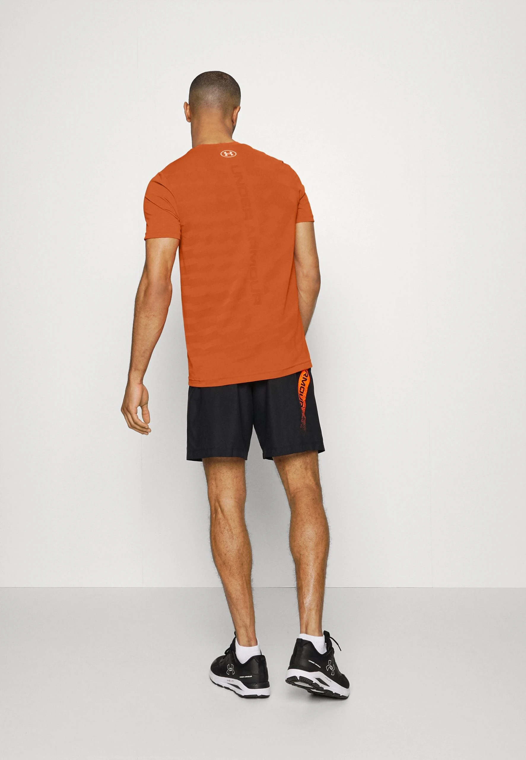 Under Armour SEAMLESS RADIAL SS - T-shirt Z Nadrukiem - Team Orange/stone 3 Under Armour SEAMLESS RADIAL SS - T-shirt Z Nadrukiem - Team Orange/stone - obrazek 3