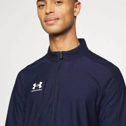 Under Armour CHALLENGER TRACK BLK - Kurtka Sportowa - Midnight Navy/white -Under Armour shop 2528b016af4d43f98d236500ad3f7c93 scaled