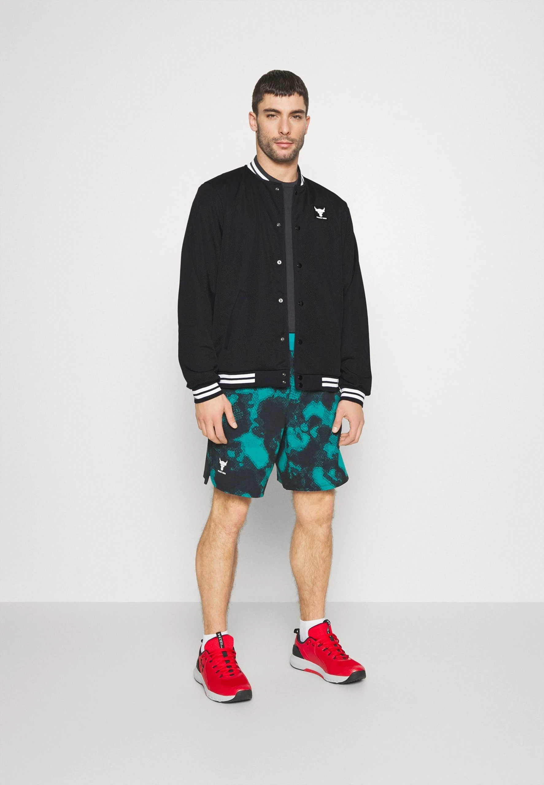 VARSITY JACKET - Kurtka Outdoor - black/white/white Under Armour VARSITY JACKET - Kurtka Outdoor - Black/white/white -Under Armour shop 2dc17138e7064a97a5c22c34c8fa2d69 scaled