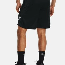 Under Armour HEATWAVE HOOPS - Krótkie Spodenki Sportowe - Black -Under Armour shop 328a2739f8c9433f975f122db519beae