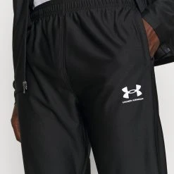 Under Armour CHALLENGER - Dres - Black -Under Armour shop 32f0fed04515409f9020abedfa1370d7 scaled