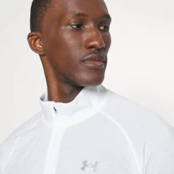 Under Armour STREAKER HALF ZIP - Bluzka Z Długim Rękawem - White -Under Armour shop 3b916790eb93424ea10a46295a011ecb scaled