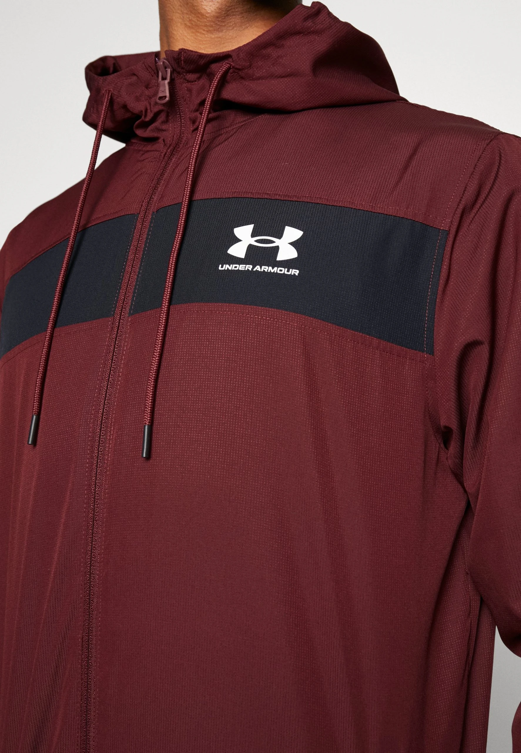 SPORTSTYLE - Bluza z kapturem - chestnut red/black/white Under Armour SPORTSTYLE - Bluza Z Kapturem - Chestnut Red/black/white -Under Armour shop 3c3dbc2dca834d7782951bc5e35ba9b0 scaled