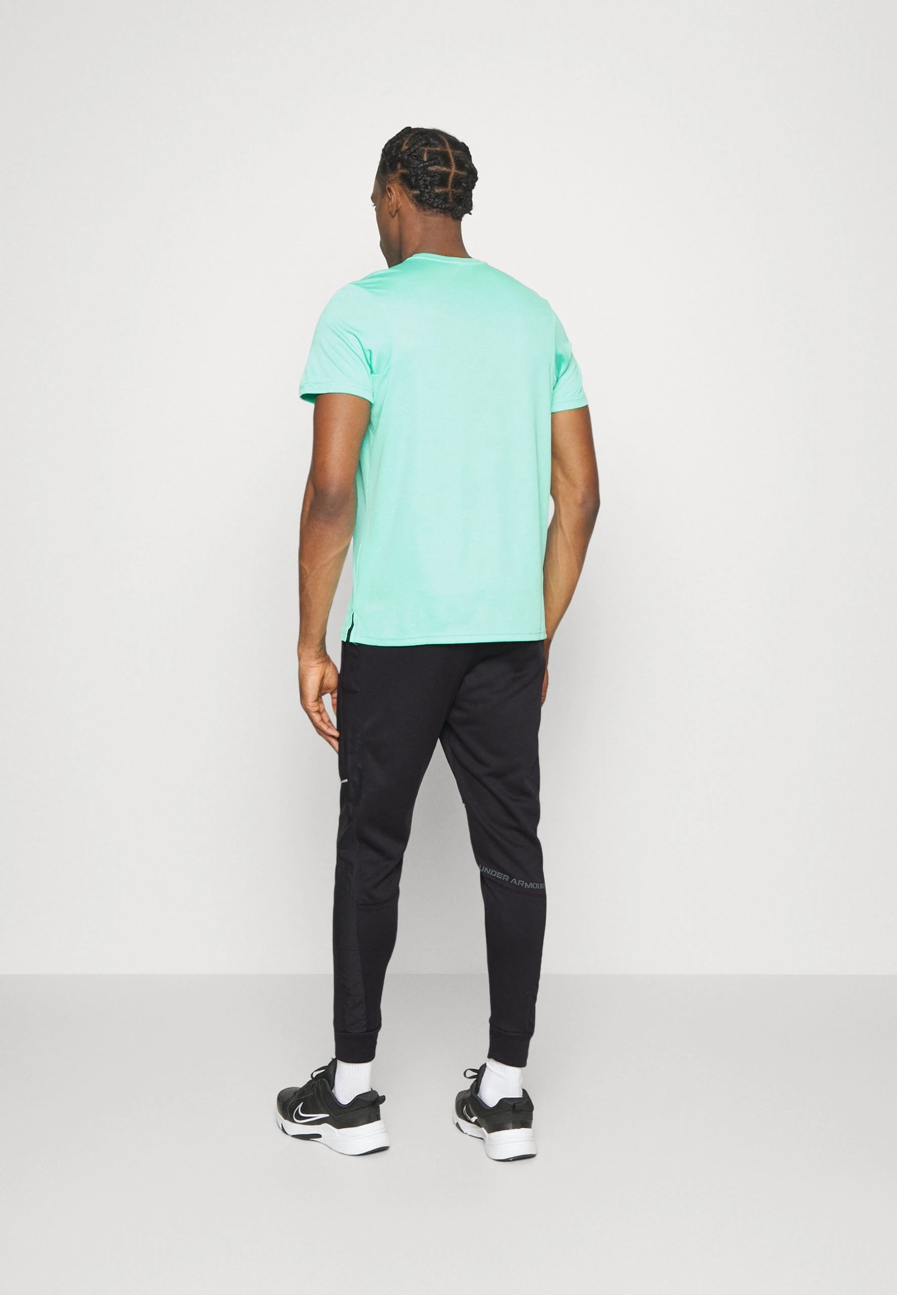 STORM PANTS - Spodnie treningowe - black/pitch gray Under Armour STORM PANTS - Spodnie Treningowe - Black/pitch Gray -Under Armour shop 3cb7409dfd9f4fe7924fd9073a290451 scaled