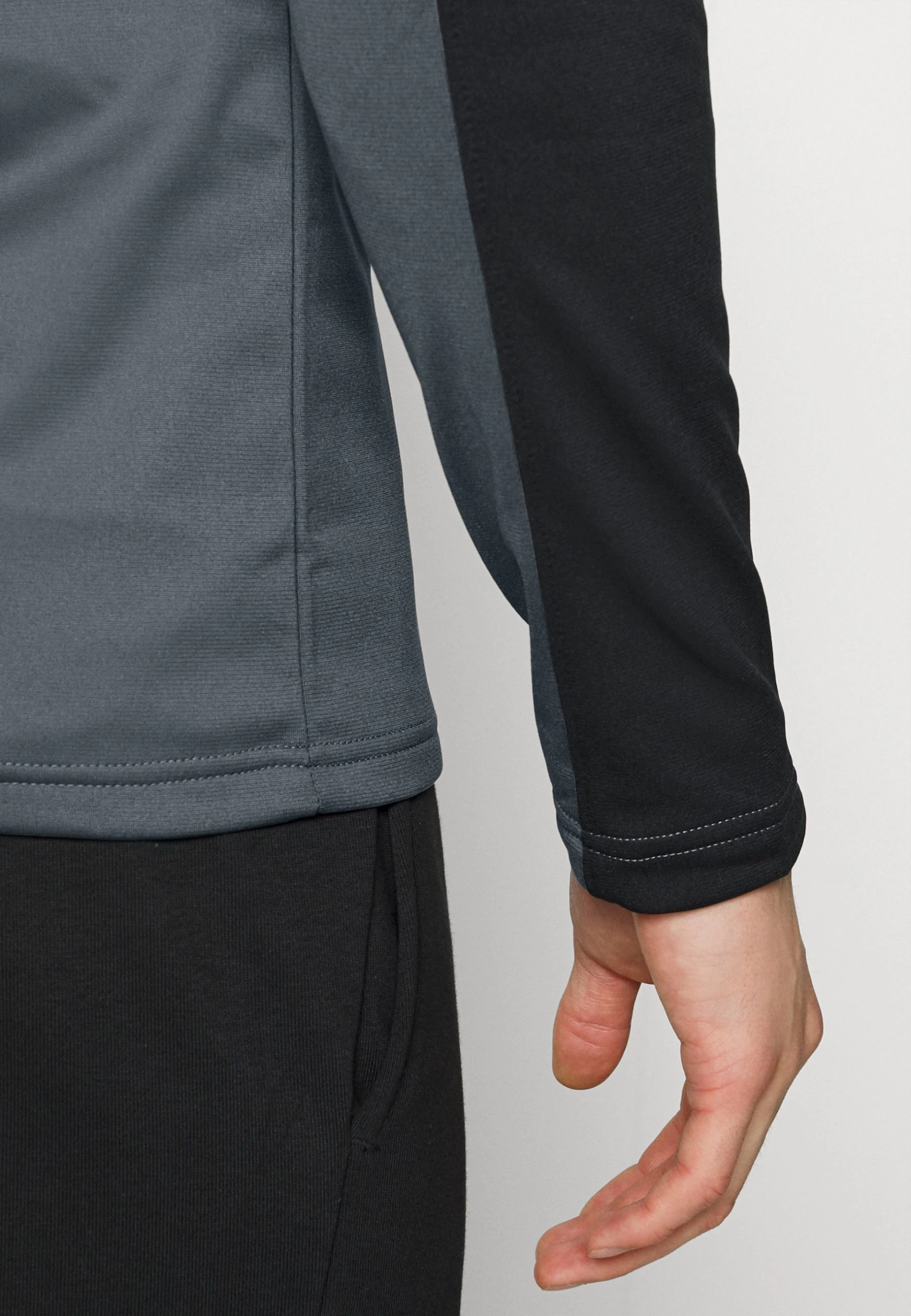 Under Armour CHALLENGER MIDLAYER - Bluzka Z Długim Rękawem - Pitch Gray/black 7 Under Armour CHALLENGER MIDLAYER - Bluzka Z Długim Rękawem - Pitch Gray/black - obrazek 7