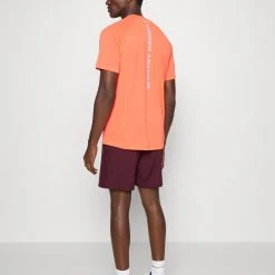 Under Armour GRAPHIC - Krótkie Spodenki Sportowe - Dark Maroon/beta 7 Under Armour GRAPHIC - Krótkie Spodenki Sportowe - Dark Maroon/beta -Under Armour shop 47edc708497e4830a8bee975be4fb45a scaled
