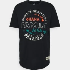 Under Armour PJT ROCK FAMILY - T-shirt Z Nadrukiem - Black/ivory -Under Armour shop 4da76729d88648ea854d7e1c92898ca1 scaled