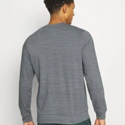 Under Armour RIVAL CREW - Bluza - Pitch Gray Full Heather -Under Armour shop 529a16780e0242a9b079026ae207e91a scaled