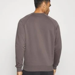 Under Armour RIVAL CREW - Bluza - Fresh Clay/onyx White 7 Under Armour RIVAL CREW - Bluza - Fresh Clay/onyx White -Under Armour shop 52c4ee6119be46889f4868ff2e3a0229 scaled