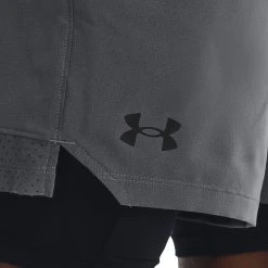 Under Armour VANISH - Krótkie Spodenki Sportowe - Pitch Gray / Black / Black -Under Armour shop 555c66c593d845deac47492fd453a9cb