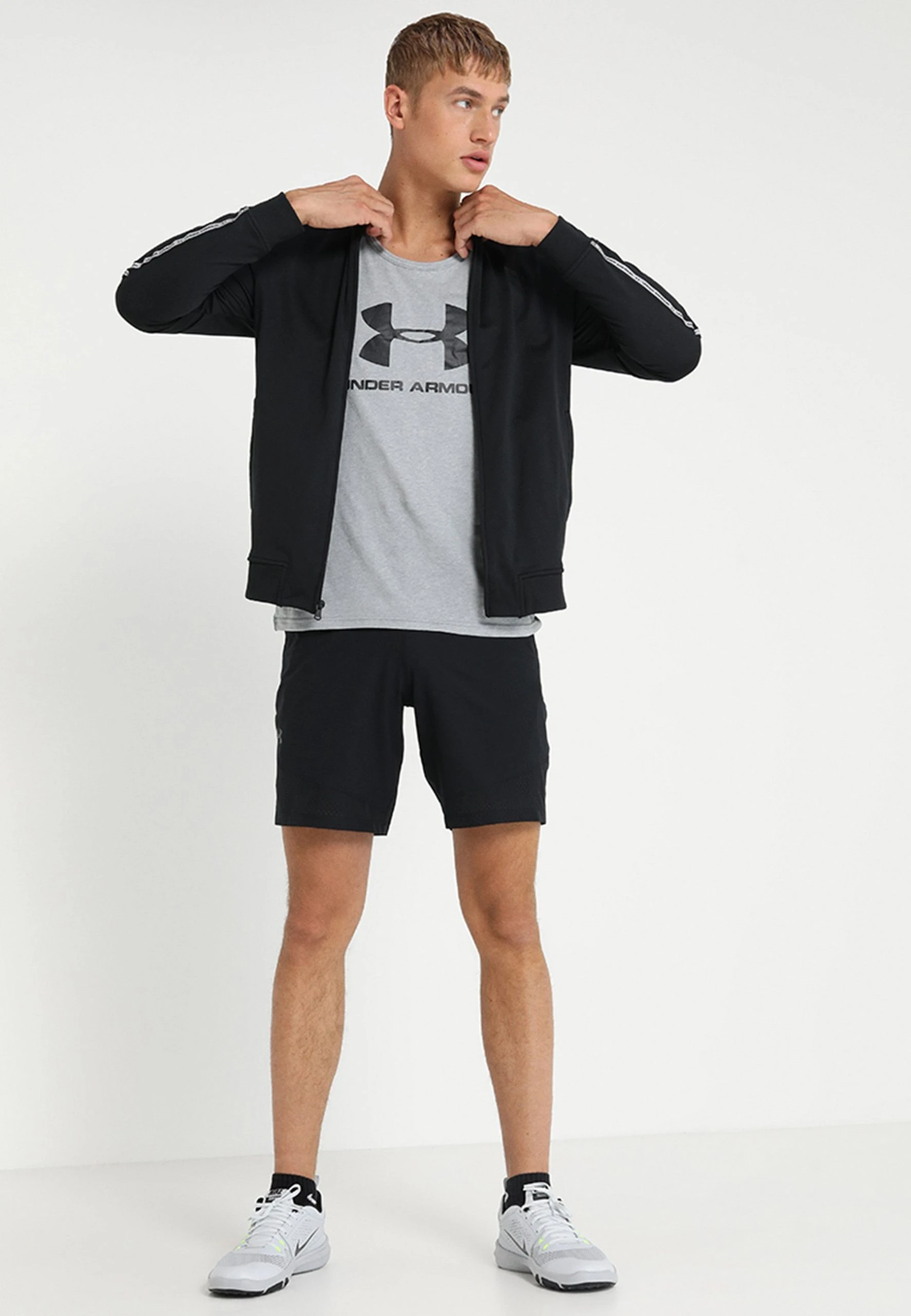 SPORTSTYLE LOGO - Top - grey Under Armour SPORTSTYLE LOGO - Top - Grey -Under Armour shop 59f00ef3cf0b4b18baf1a9e39b27aa12 scaled