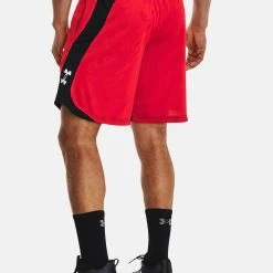 Under Armour HEATWAVE HOOPS - Krótkie Spodenki Sportowe - Red -Under Armour shop 5bf1d6bef50944d1840172c0d4a6d613