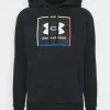Under Armour RIVAL GRAPHIC HOODIE - Bluza - Black/white