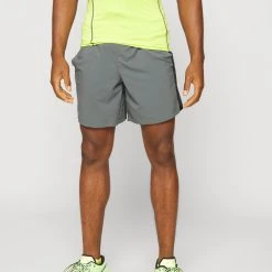 Under Armour LAUNCH - Krótkie Spodenki Sportowe - Grey -Under Armour shop 642695b175ec4dee9934214f48f7e7ae scaled