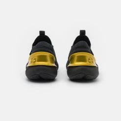 Under Armour HOVR PHANTOM 3 - Obuwie Do Biegania Treningowe - Black/metallic Gold -Under Armour shop 66ae75948bb94a99bdea3fc28f48db61 scaled