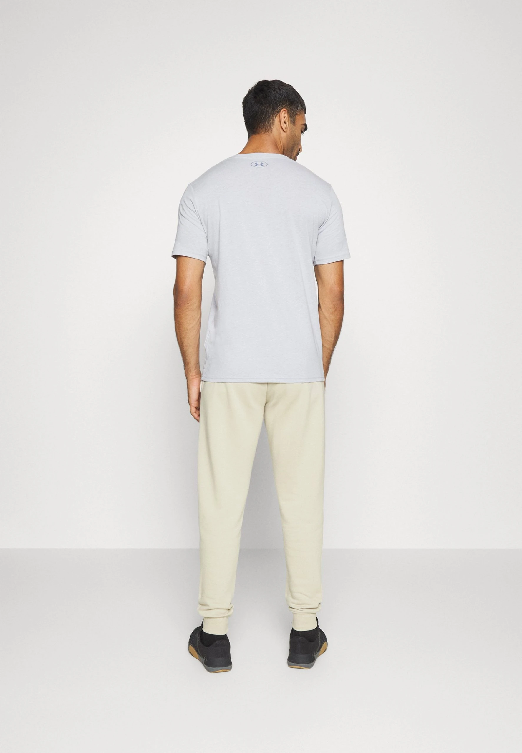 RIVAL JOGGERS - Spodnie treningowe - khaki base/onyx white Under Armour RIVAL JOGGERS - Spodnie Treningowe - Khaki Base/onyx White -Under Armour shop 6818ddea428d4d09a74a20e6bb9bce70 scaled