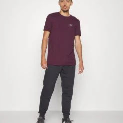 Under Armour SEAMLESS GRID - Koszulka Sportowa - Dark Maroon/mod Gray 4 Under Armour SEAMLESS GRID - Koszulka Sportowa - Dark Maroon/mod Gray -Under Armour shop 6ab5aabaf5594bc0ae42610af00e6cd1 scaled