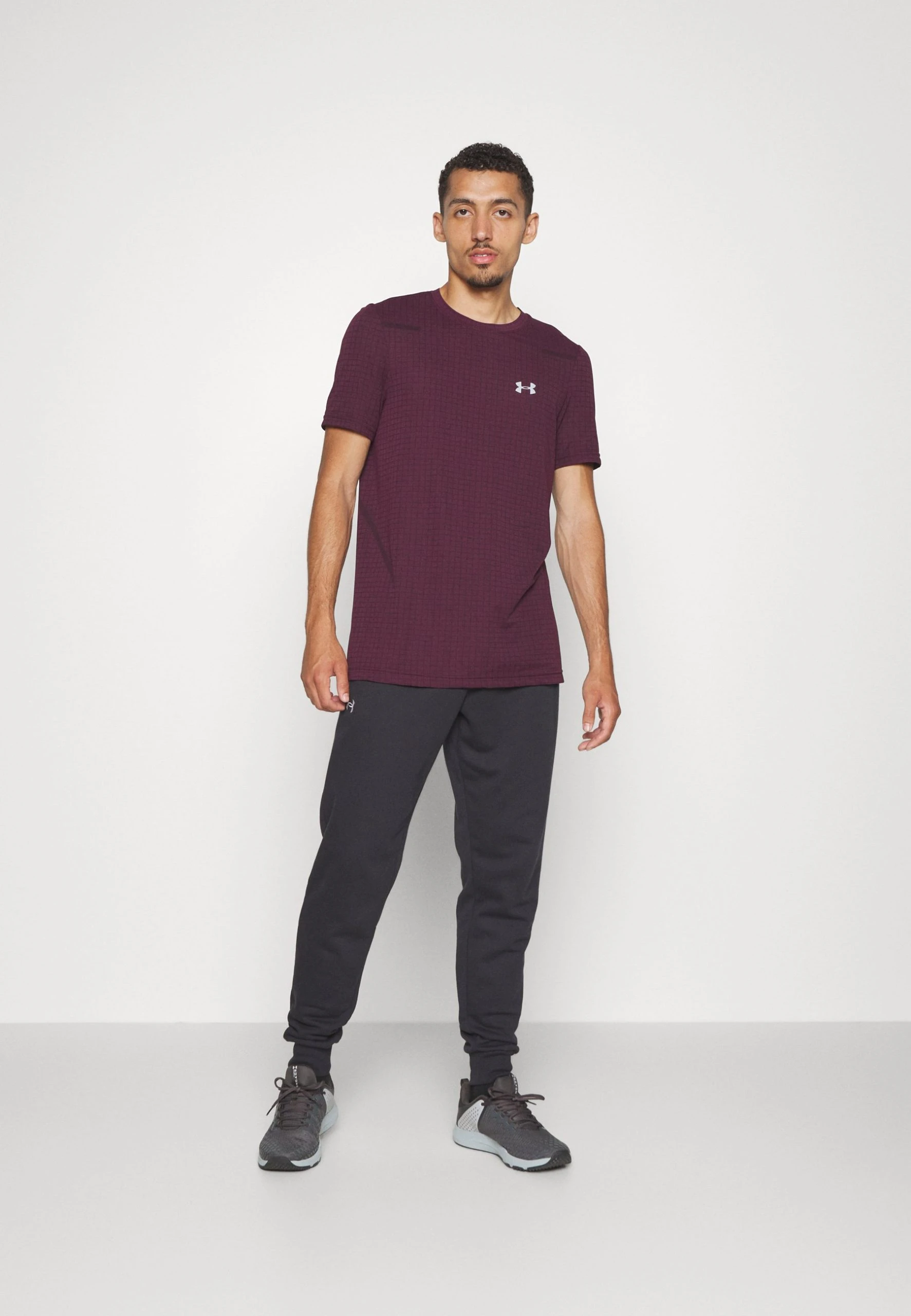 SEAMLESS GRID - Koszulka sportowa - dark maroon/mod gray Under Armour SEAMLESS GRID - Koszulka Sportowa - Dark Maroon/mod Gray -Under Armour shop 6ab5aabaf5594bc0ae42610af00e6cd1 scaled