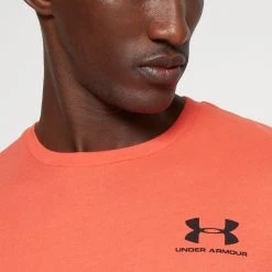 Under Armour SPORTSTYLE - T-shirt Basic - Red/black 5 Under Armour SPORTSTYLE - T-shirt Basic - Red/black -Under Armour shop 6b89f257a5094132968b3963cf2e7d12 scaled