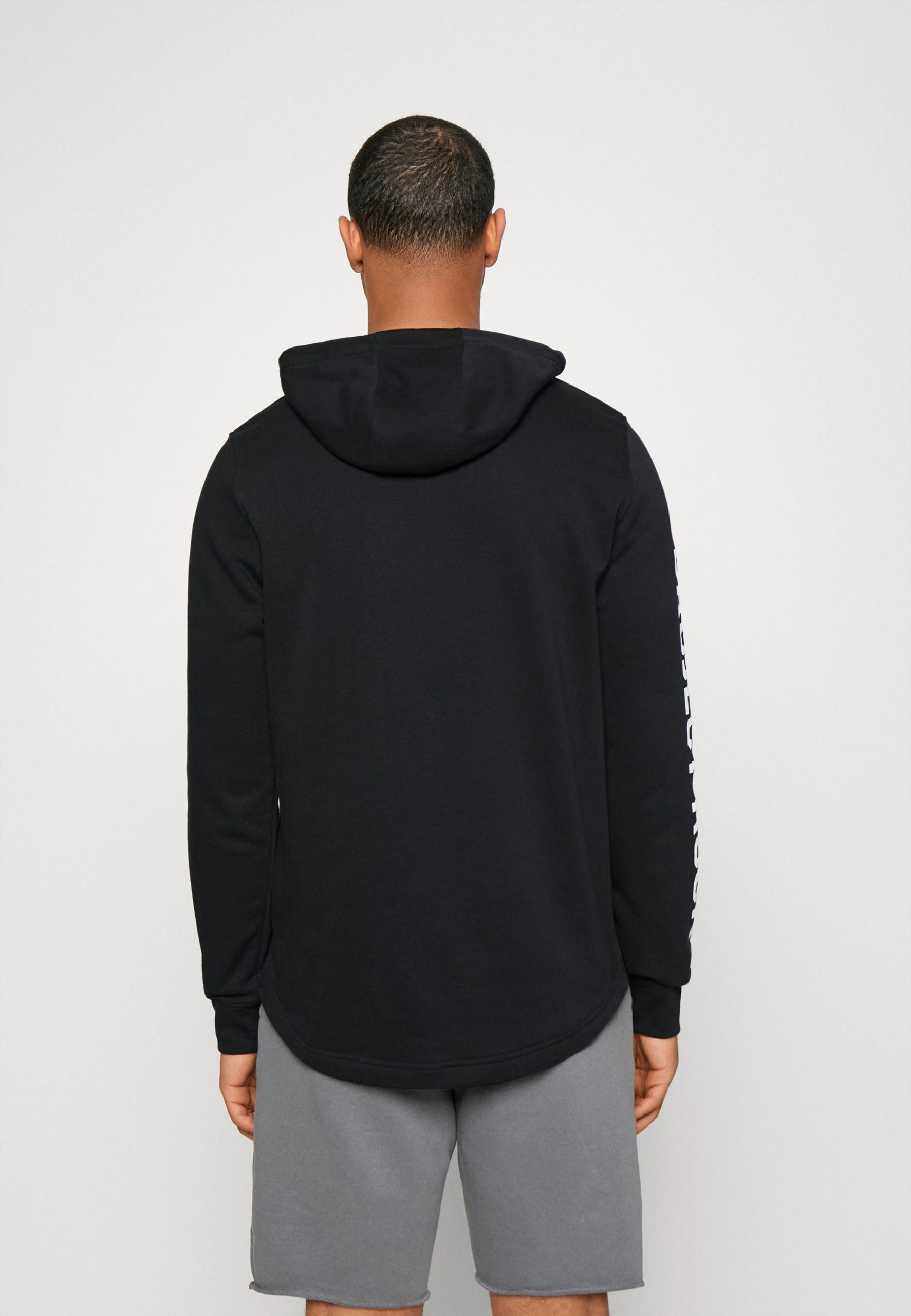 Bluza - black/white Under Armour Bluza - Black/white -Under Armour shop 6de043c62c48402e8bd3eddd79898dfc scaled