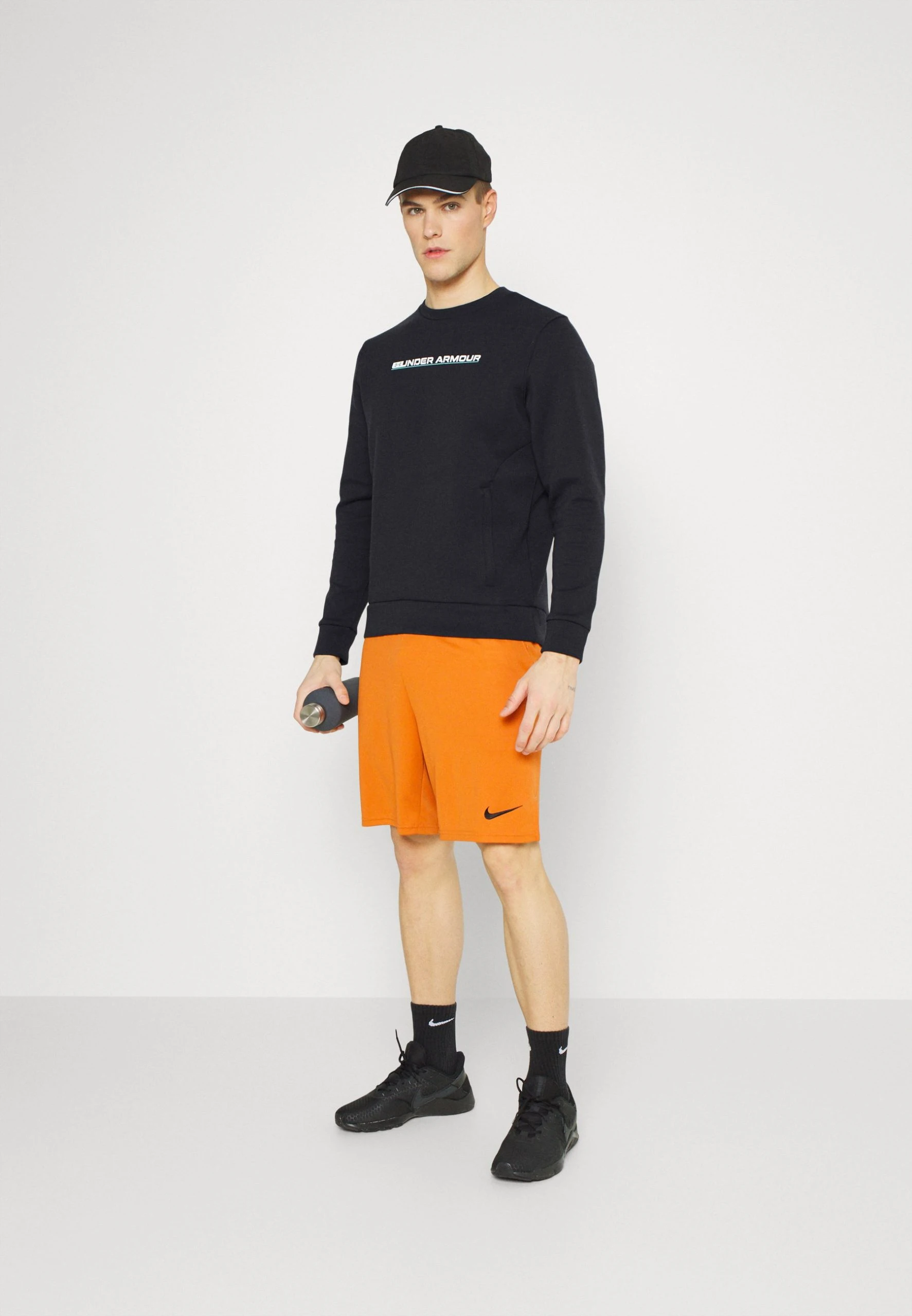 SUMMIT CREW - Bluza - black/white Under Armour SUMMIT CREW - Bluza - Black/white -Under Armour shop 6e3ff70c1148430cb6a931008d50a0a2 scaled