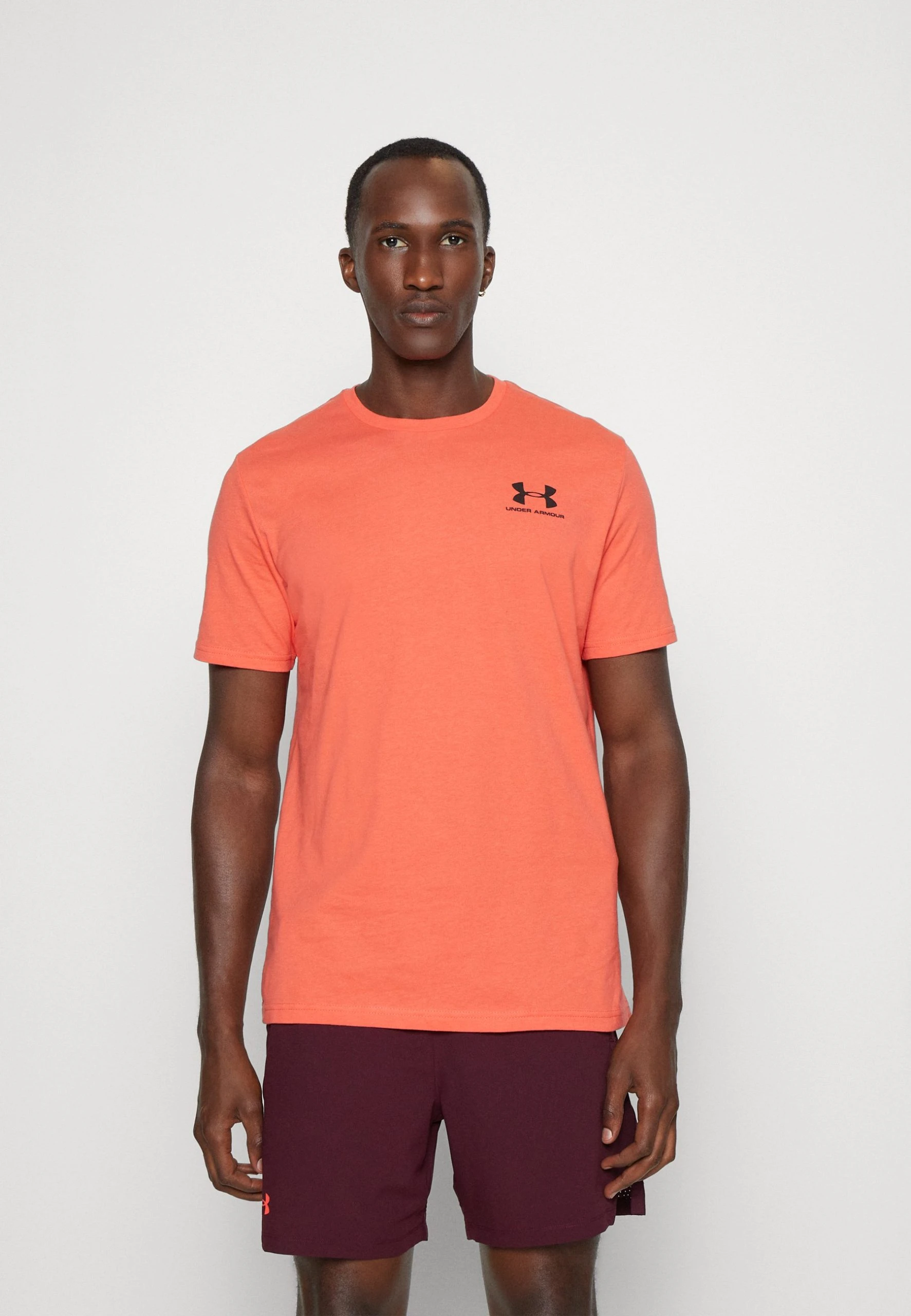 SPORTSTYLE - T-shirt basic - red/black Under Armour SPORTSTYLE - T-shirt Basic - Red/black -Under Armour shop 76c864d647c445179a349c2b285f7c55 scaled