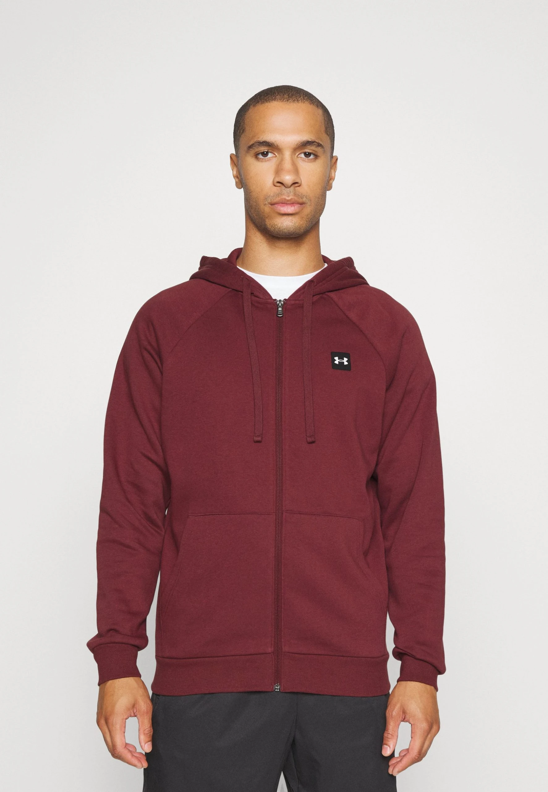 RIVAL HOODIE - Bluza rozpinana - chestnut red/onyx white Under Armour RIVAL HOODIE - Bluza Rozpinana - Chestnut Red/onyx White -Under Armour shop 79a246ff0c6f42ef9bd08417bbef048f scaled
