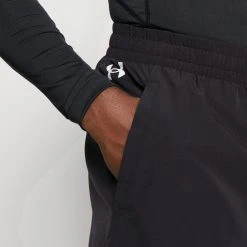 Under Armour ROCK SHORTS - Krótkie Spodenki Sportowe - Black/white -Under Armour shop 7b592696c55643308c39c8b268fab894 scaled