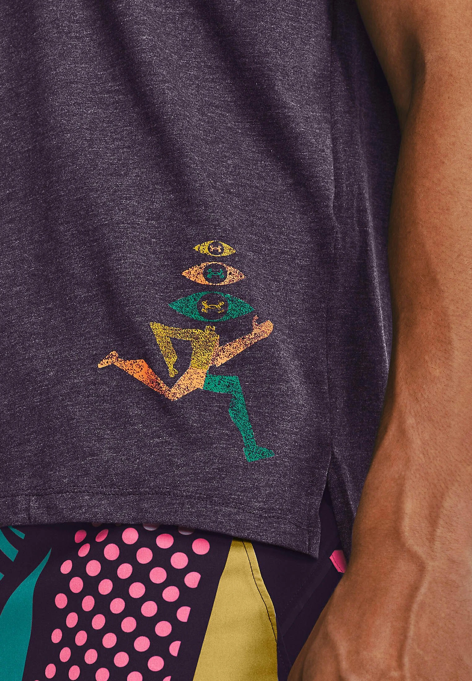 SHORT SLEEVE GRAPH UA WE RUN IN PEACE SS - T-shirt z nadrukiem - tux purple Under Armour SHORT SLEEVE GRAPH UA WE RUN IN PEACE SS - T-shirt Z Nadrukiem - Tux Purple -Under Armour shop 7bddcc1c301b423c9fbdd489ed75b7f3