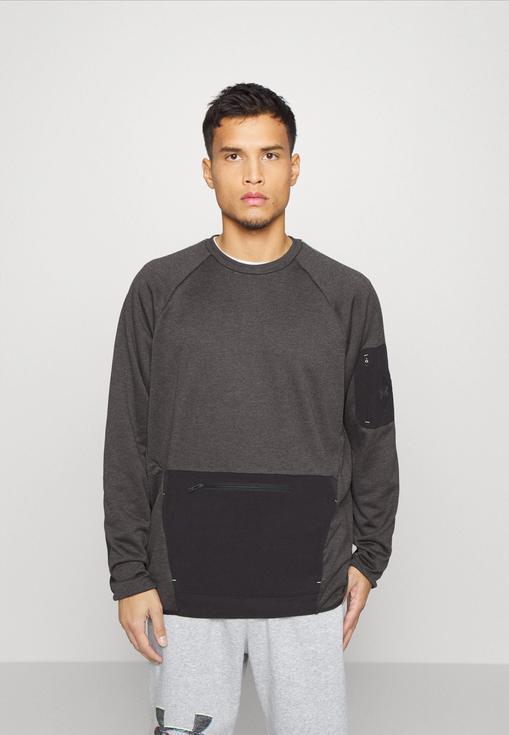 TERRAIN TERRY CREW - Bluza - black Under Armour TERRAIN TERRY CREW - Bluza - Black -Under Armour shop 7ead4c7158ff481a8cd9344ccea24479 scaled