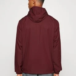 Under Armour SPORTSTYLE - Bluza Z Kapturem - Chestnut Red/black/white 2 Under Armour SPORTSTYLE - Bluza Z Kapturem - Chestnut Red/black/white -Under Armour shop 8464ef534af343c9a8430472643e8bda scaled