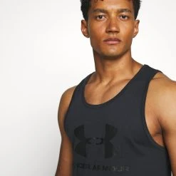Under Armour SPORTSTYLE LOGO - Top - Black 3 Under Armour SPORTSTYLE LOGO - Top - Black -Under Armour shop 8d274f39403f4ad886aa95edc57ae680 scaled