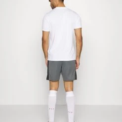 Under Armour CHALLENGER - Krótkie Spodenki Sportowe - Pitch Gray/black 2 Under Armour CHALLENGER - Krótkie Spodenki Sportowe - Pitch Gray/black -Under Armour shop 8d5f9d0a746e4e48880a0c256c82e08f scaled