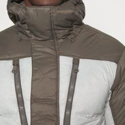 Under Armour BLOCKED - Kurtka Sportowa - Fresh Clay/pewter 4 Under Armour BLOCKED - Kurtka Sportowa - Fresh Clay/pewter -Under Armour shop 90d9bc87d28d4c2e8274144de03d2b84 scaled