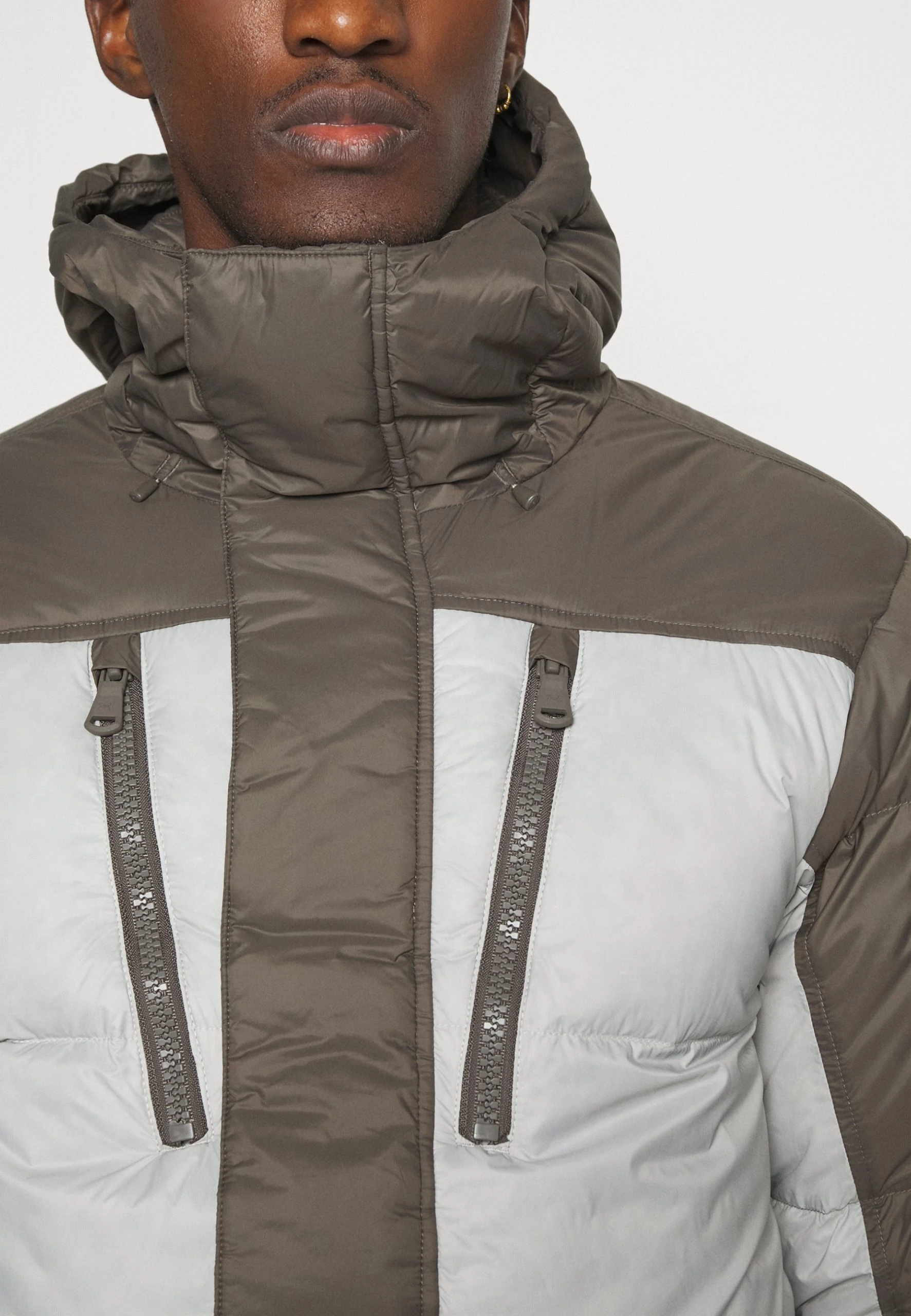 BLOCKED - Kurtka sportowa - fresh clay/pewter Under Armour BLOCKED - Kurtka Sportowa - Fresh Clay/pewter -Under Armour shop 90d9bc87d28d4c2e8274144de03d2b84 scaled