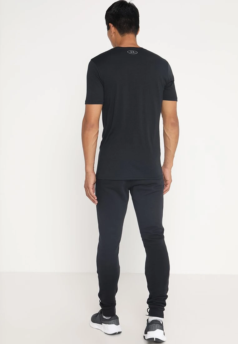 BOXED STYLE - T-shirt z nadrukiem - black/graphite Under Armour BOXED STYLE - T-shirt Z Nadrukiem - Black/graphite -Under Armour shop 913e52aff51842809ace0899ceecb205