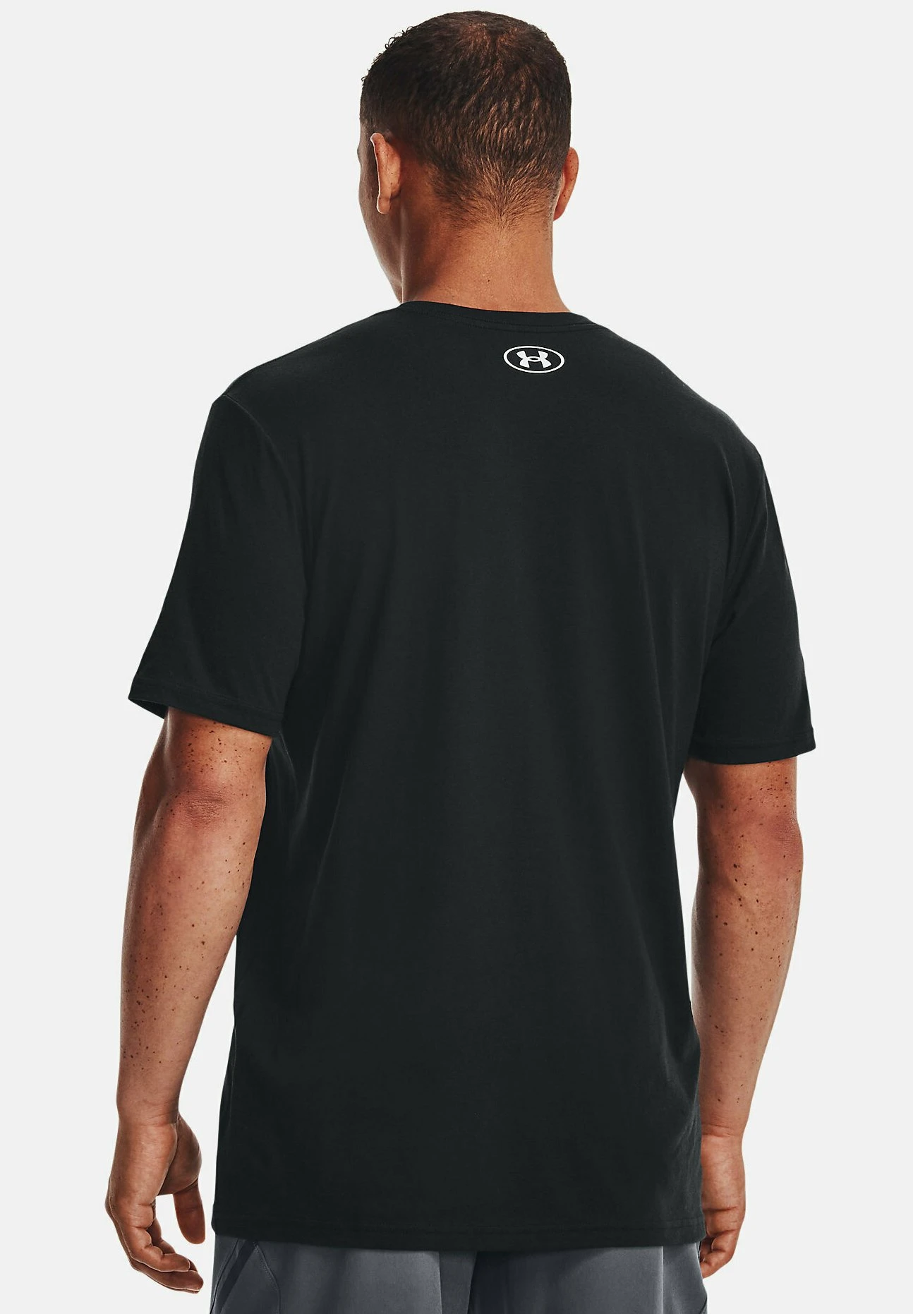 SHORT SLEEVE CAMO CHEST STRIPE - Koszulka sportowa - black Under Armour SHORT SLEEVE CAMO CHEST STRIPE - Koszulka Sportowa - Black -Under Armour shop 93a3616bb1114e9d90746ac54bb7bd71