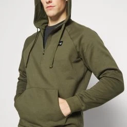 Under Armour RIVAL 1/2 ZIP - Bluza Rozpinana - Marine Green/onyx White 3 Under Armour RIVAL 1/2 ZIP - Bluza Rozpinana - Marine Green/onyx White -Under Armour shop 9471a95513a34ec9b25afb8ca83d2b0a scaled