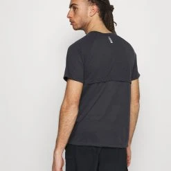 Under Armour Koszulka Sportowa - Black -Under Armour shop 9570073355b941609eba077b4a74b17f scaled