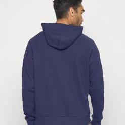 Under Armour RIVAL HOODIE - Bluza Z Kapturem - Midnight Navy/white -Under Armour shop 983f478141204b9585fd8fe2c5597924 scaled