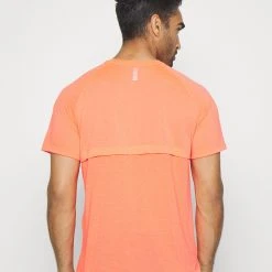 Under Armour STREAKER - Koszulka Sportowa - Red 2 Under Armour STREAKER - Koszulka Sportowa - Red -Under Armour shop 9919cd0a9cdc41cbaab36d3f93356421 scaled