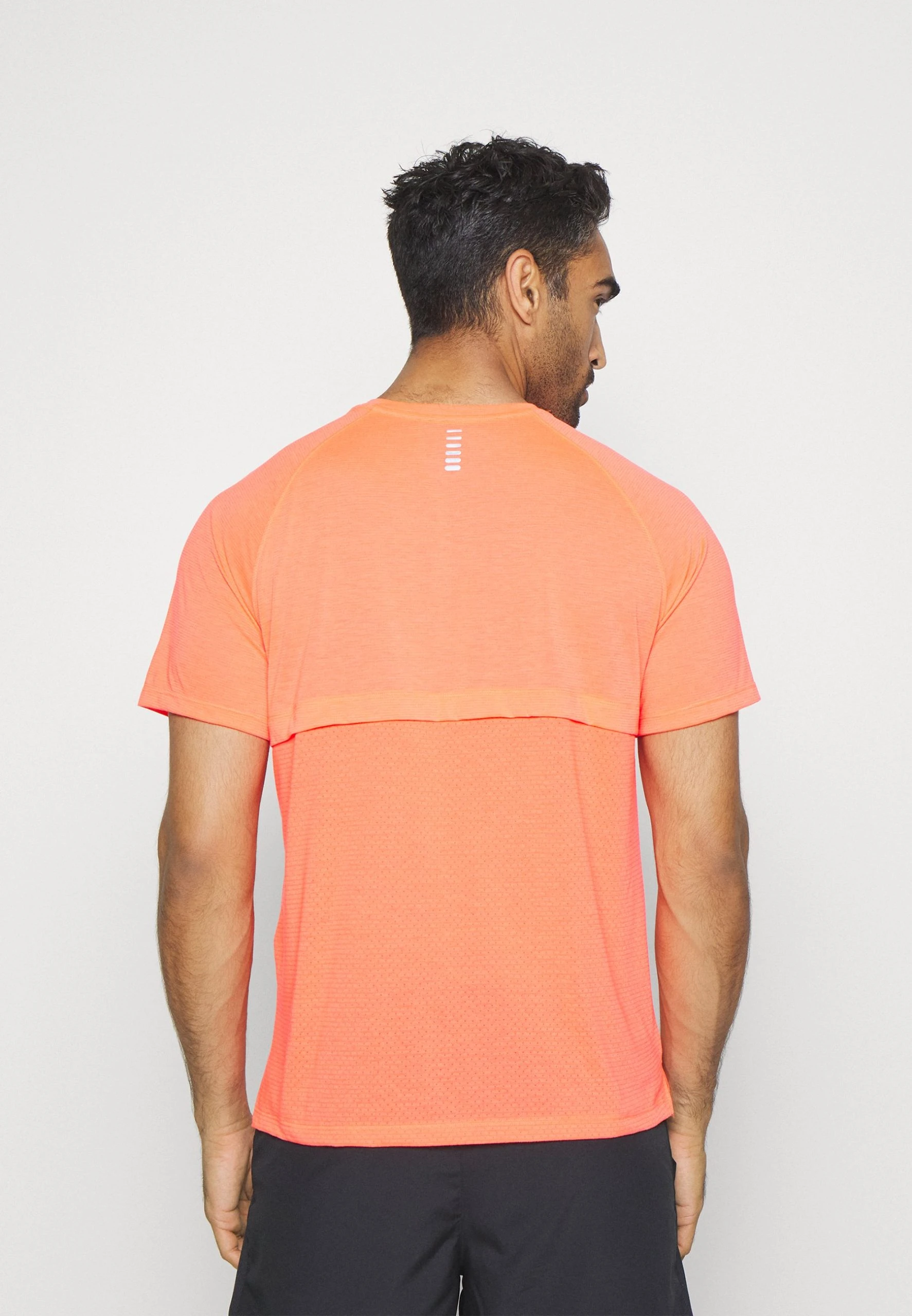 STREAKER - Koszulka sportowa - red Under Armour STREAKER - Koszulka Sportowa - Red -Under Armour shop 9919cd0a9cdc41cbaab36d3f93356421 scaled