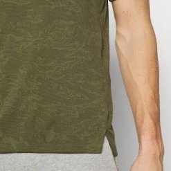 Under Armour TECH VENT JACQUARD SS - Koszulka Sportowa - Marine Od Green/black -Under Armour shop 9c179fee7fde400d82bfd2887f39b646 scaled