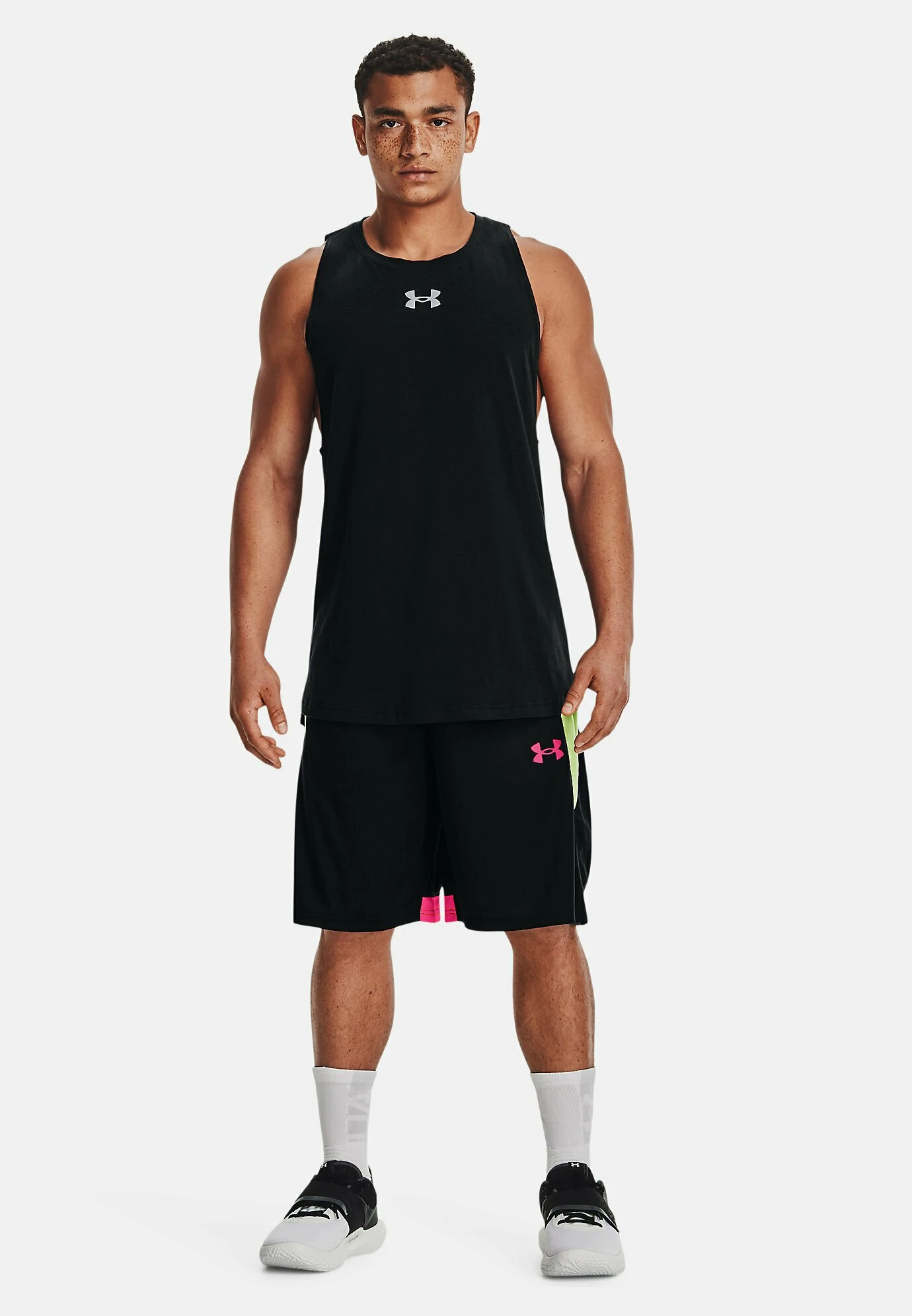 BASELINE TANK - Top - black Under Armour BASELINE TANK - Top - Black -Under Armour shop 9f76861b3915424496116cccc26bf08e