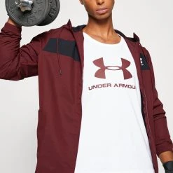 Under Armour SPORTSTYLE - Bluza Z Kapturem - Chestnut Red/black/white 3 Under Armour SPORTSTYLE - Bluza Z Kapturem - Chestnut Red/black/white -Under Armour shop a09006762d574b51a13559b0f78820bc scaled
